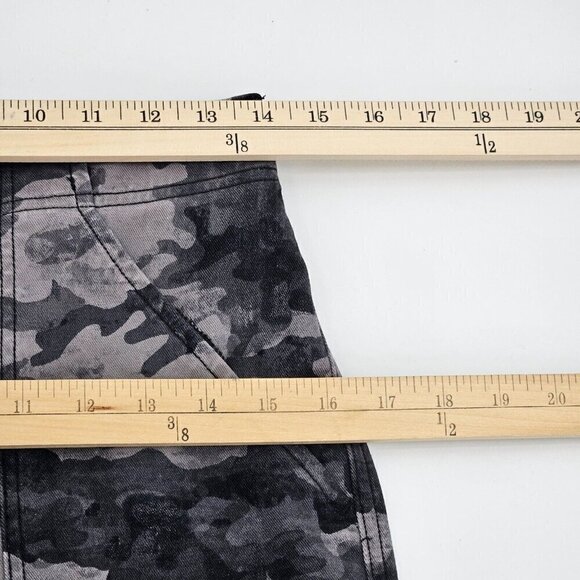 Spanx Stretch Mid Rise Twill Jogger Pants Black Wash Camo Women's Size M Cargo - Picture 10 of 13
